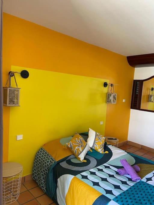 Studio Au Soleil Levant, Avec Piscine La Trinite Bagian luar foto